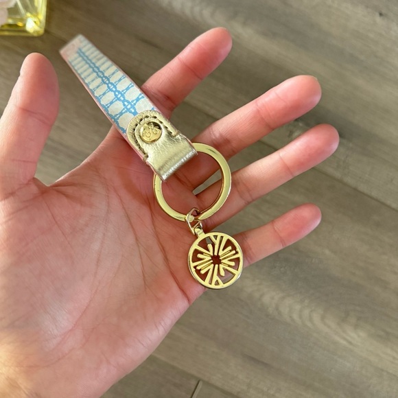 Lilly Pulitzer Nantucket Summer Costal Faux Leather Keychain - Picture 7 of 7